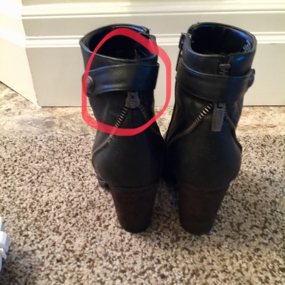 Vince Camuto VC-Hiller Bootie - Picture 4 of 7